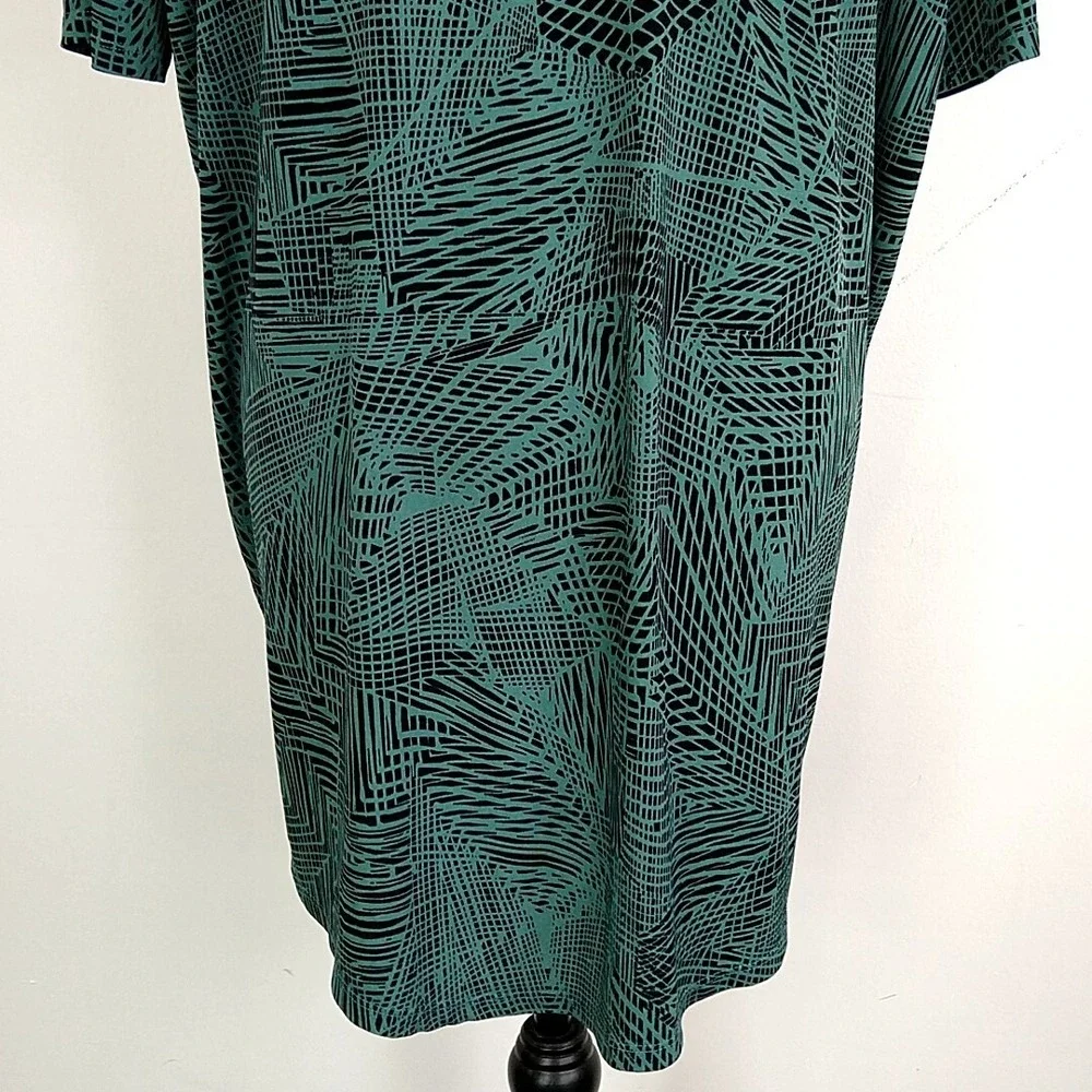 LuLaRoe Irma Tunic Women S Green Black Geometric Short Sleeve Oversized Top